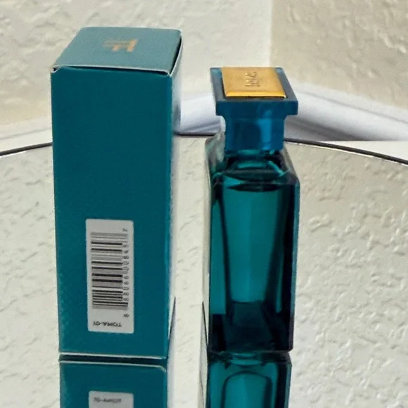 Tom Ford Neroli Portofino eau de parfum travel spray 7.5ml - Picture 4 of 10